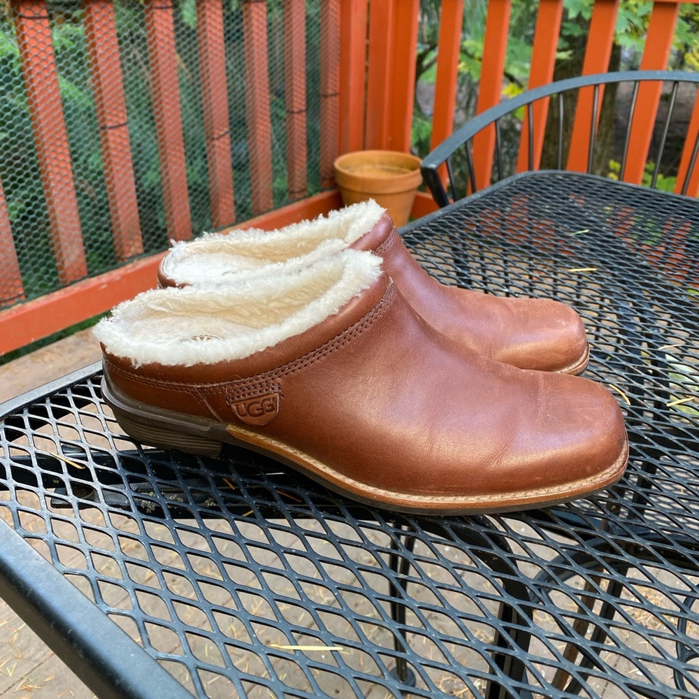 Leather Ugg Clog/Mule Slip-ons